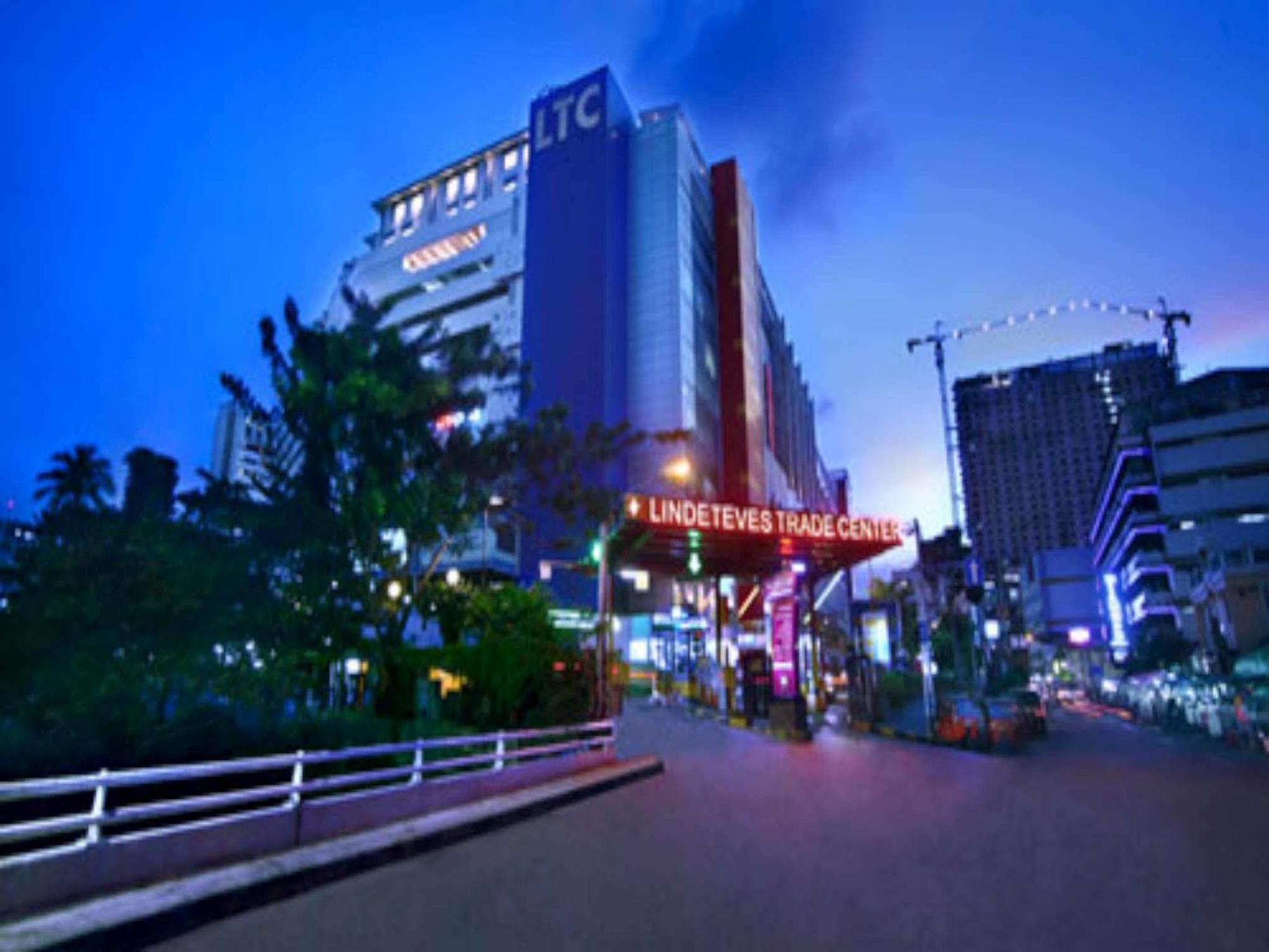 favehotel LTC Glodok Giacarta Esterno foto