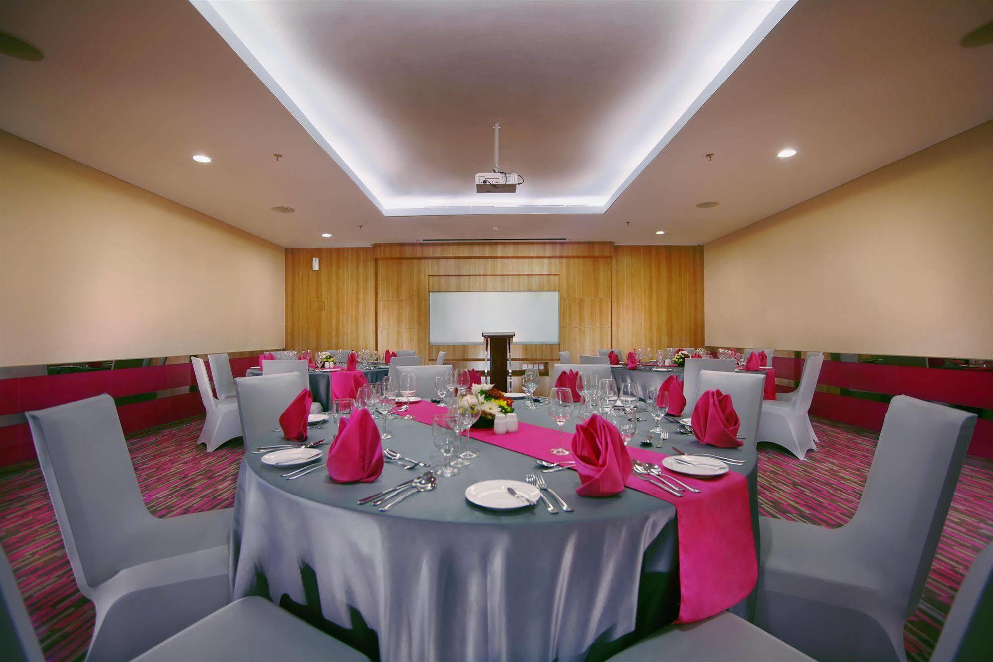 favehotel LTC Glodok Giacarta Esterno foto